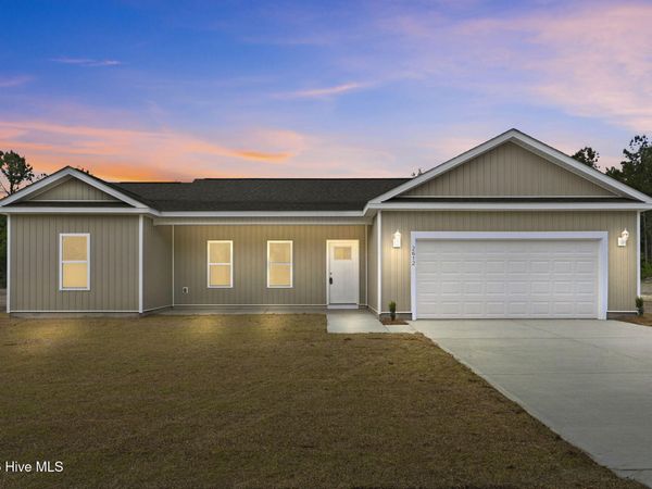 2612 Fountaintown Road, Chinquapin, NC 28521
