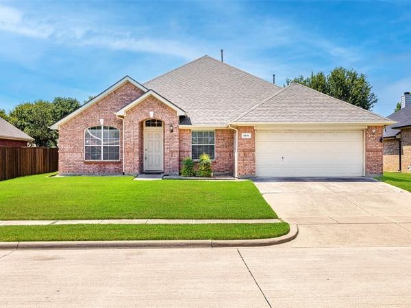 1031 Fleetwood Cove Drive, Grand Prairie, TX 75052