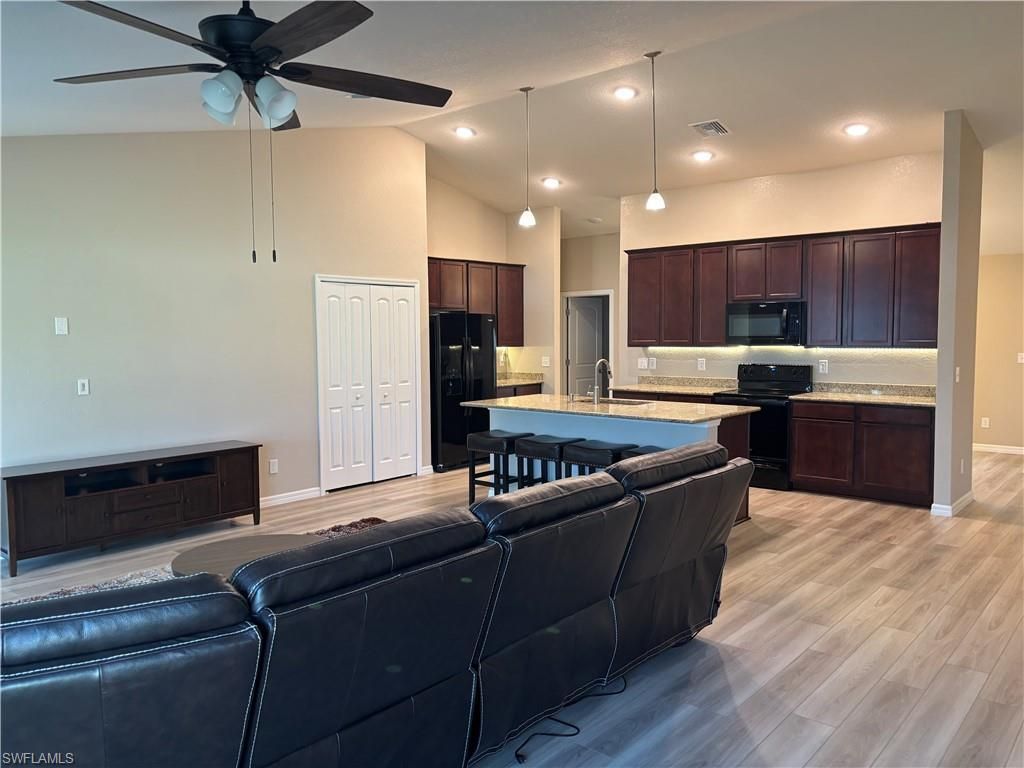 1005 SW 36th St, Cape Coral, FL 33914 Photo