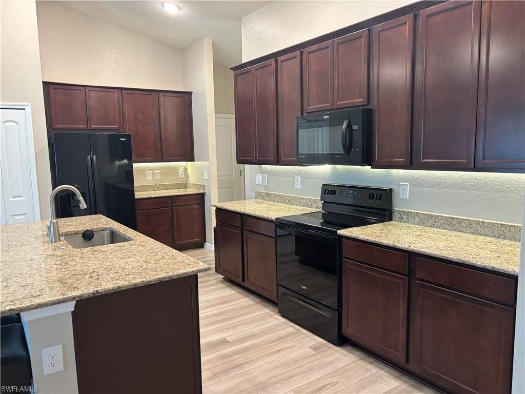 1005 SW 36th St, Cape Coral, FL 33914 Photo