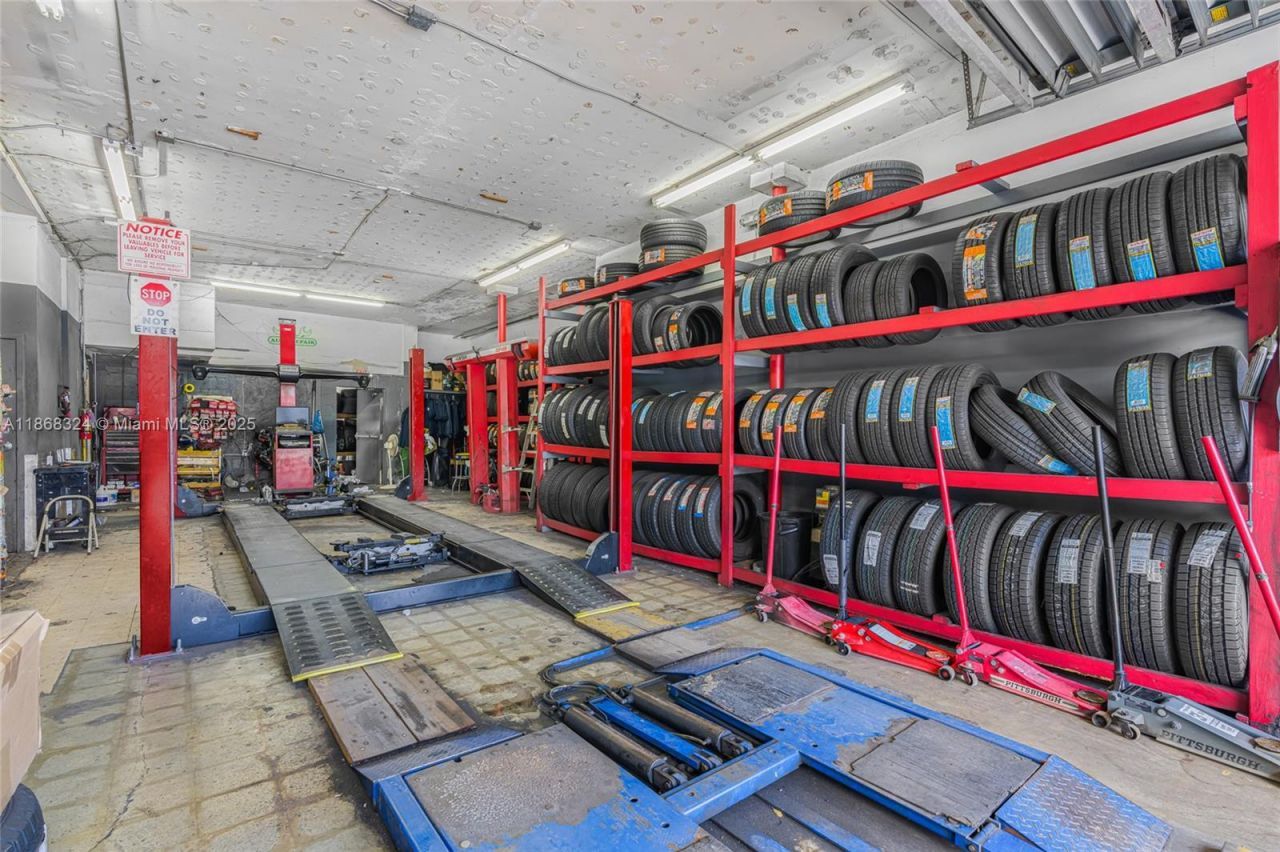 7790 SW 26th St, Miami, FL 33155 Photo