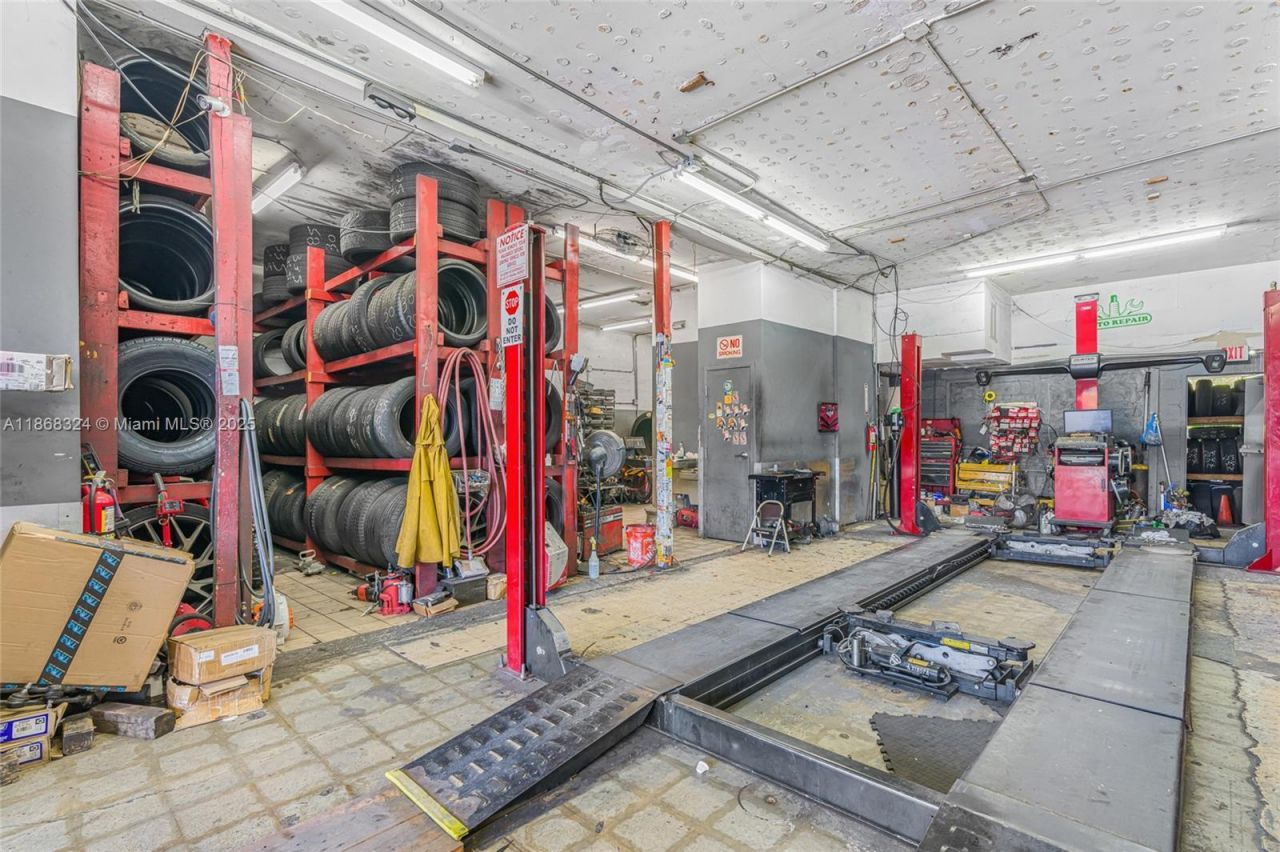 7790 SW 26th St, Miami, FL 33155 Photo