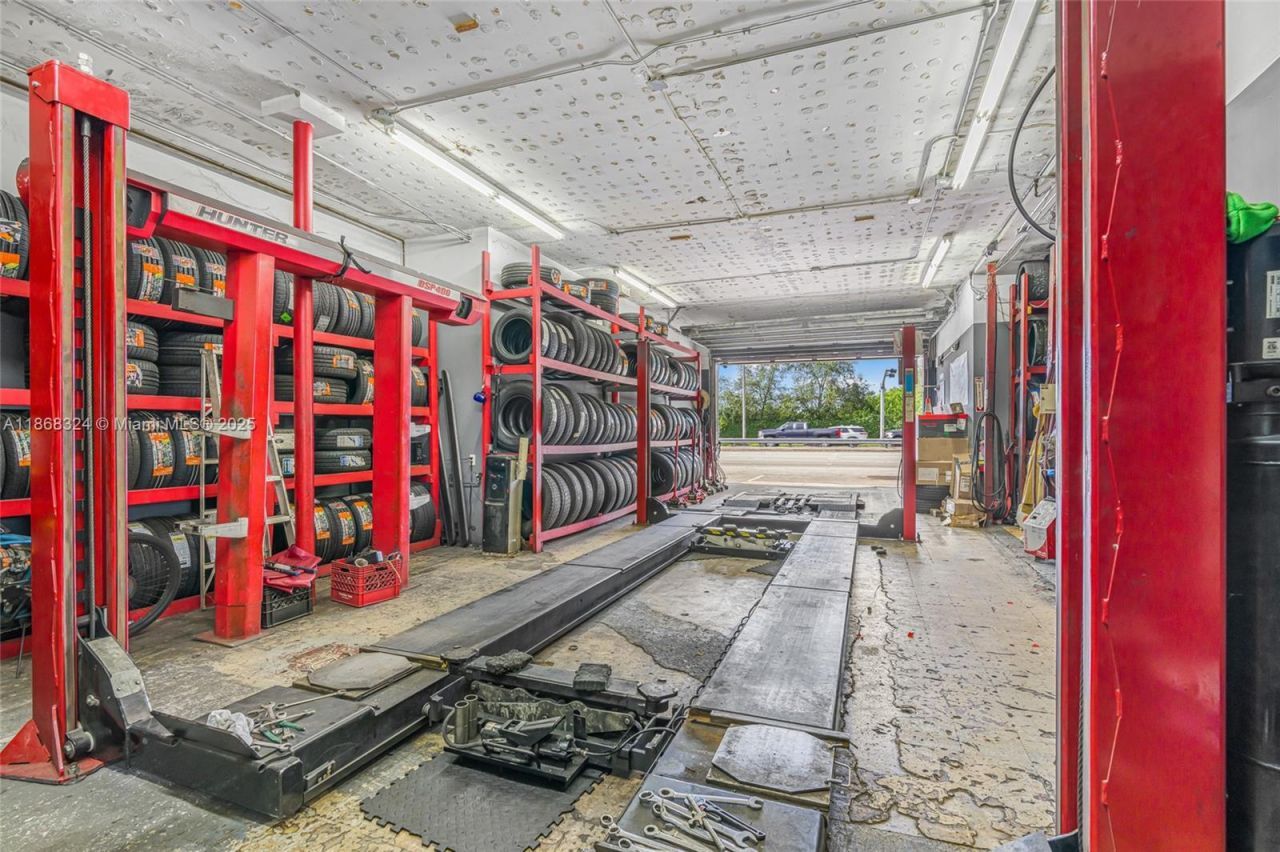 7790 SW 26th St, Miami, FL 33155 Photo