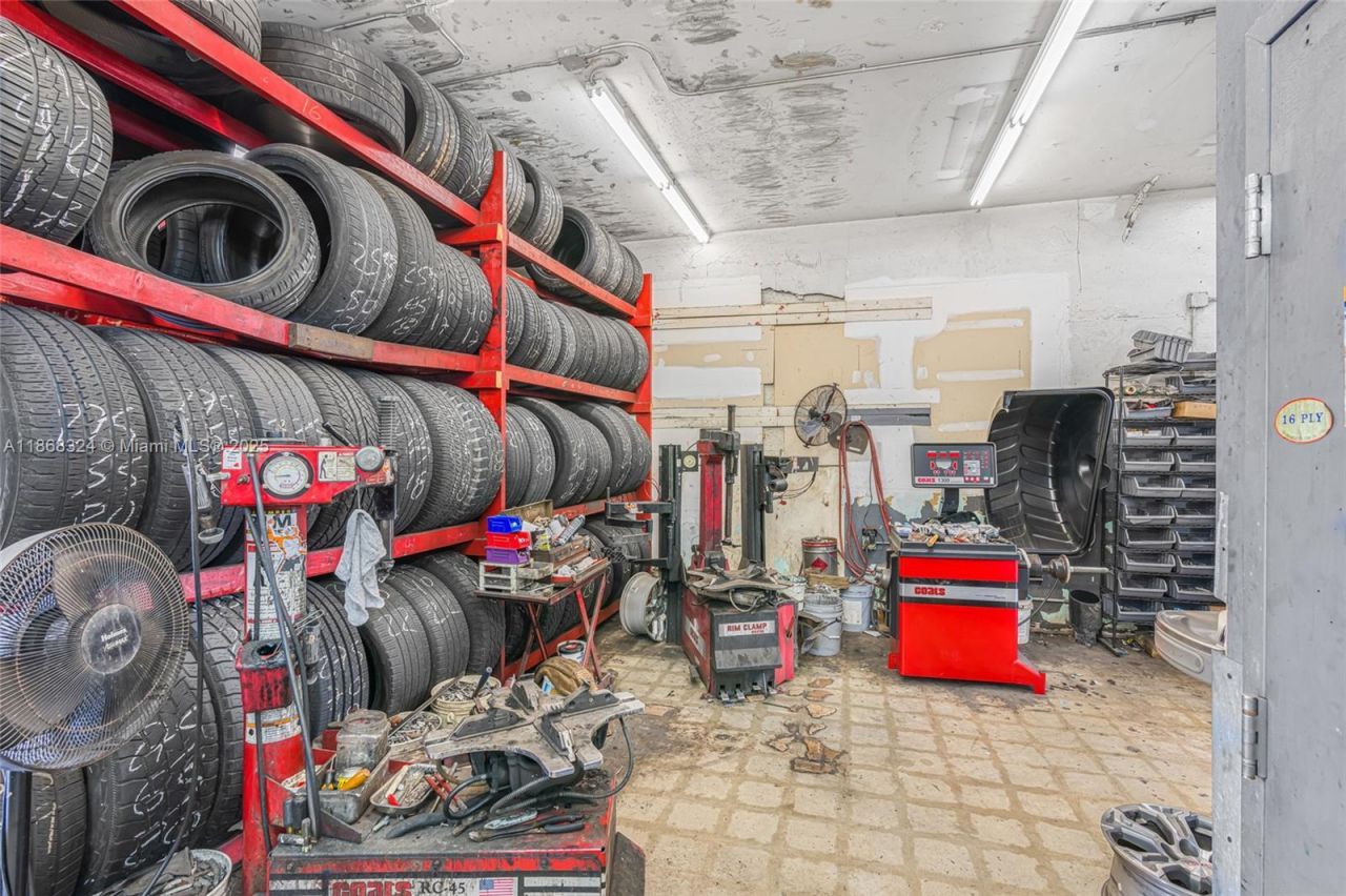 7790 SW 26th St, Miami, FL 33155 Photo