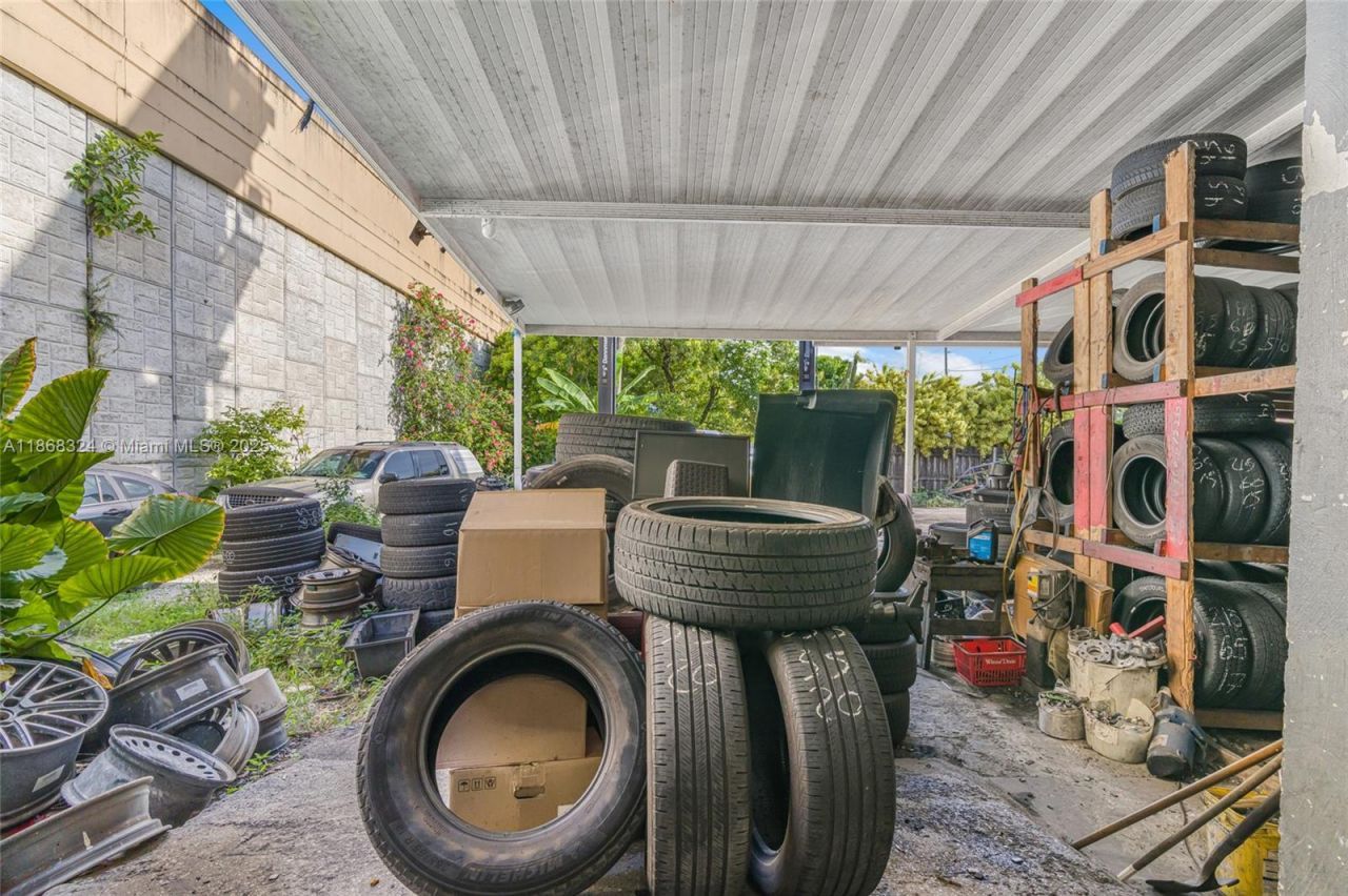 7790 SW 26th St, Miami, FL 33155 Photo