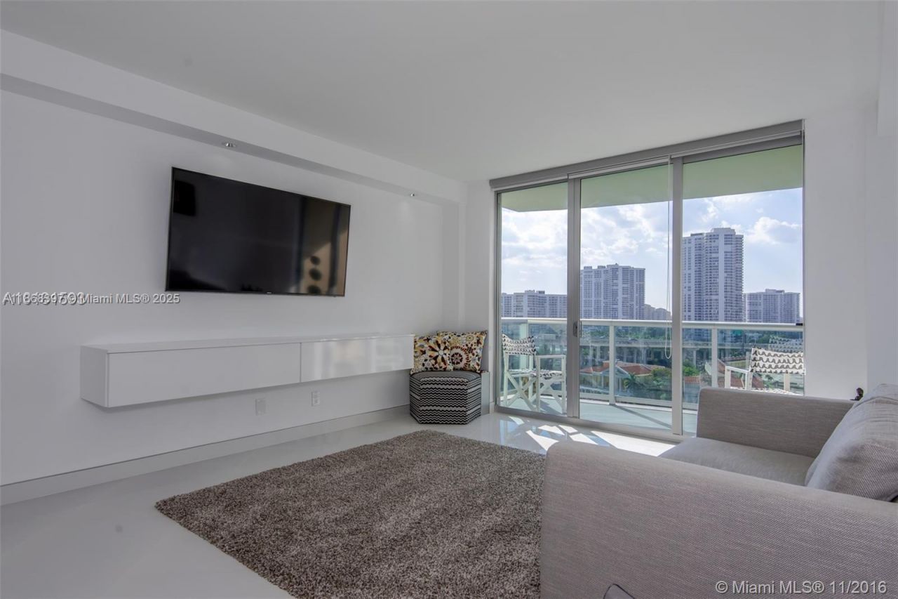 19390 Collins Ave, Unit 1121, Sunny Isles Beach, FL 33160 Photo