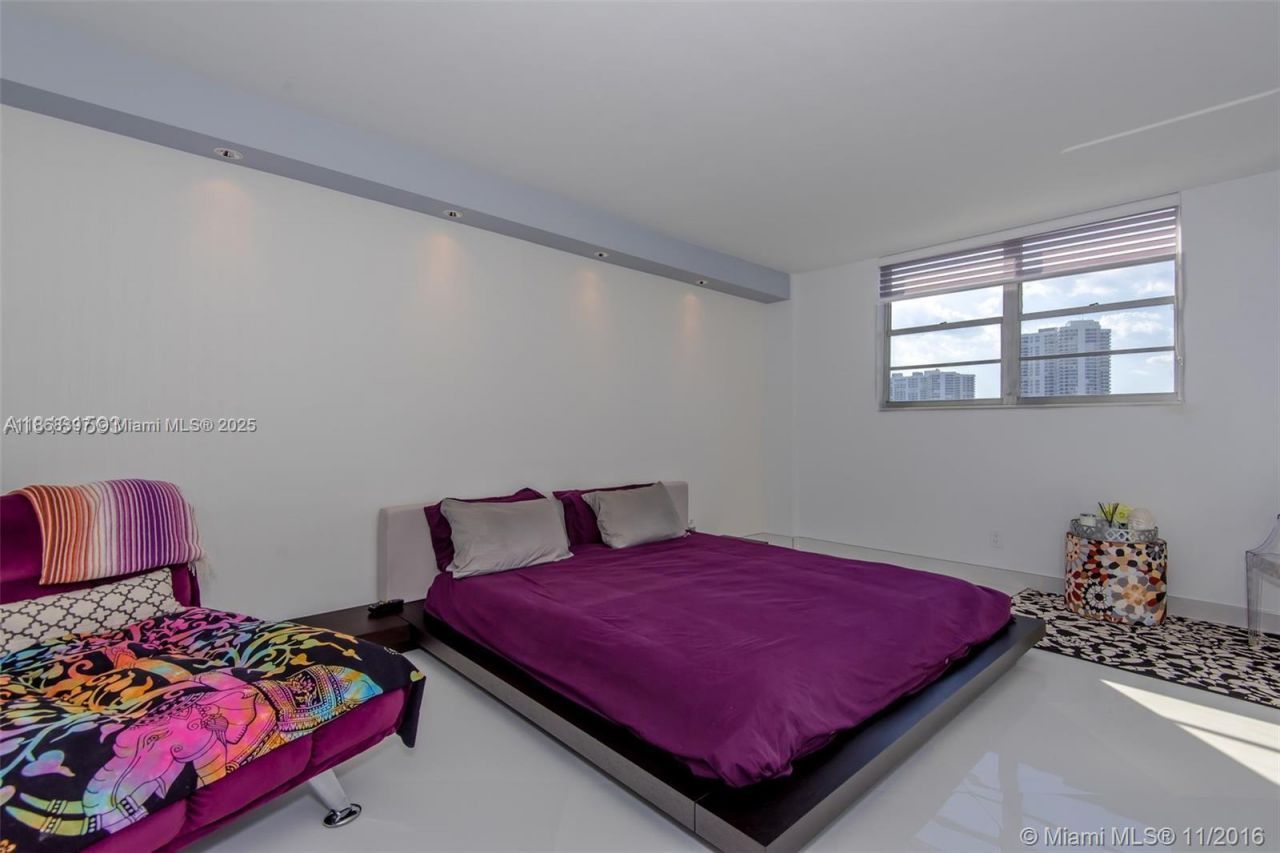 19390 Collins Ave, Unit 1121, Sunny Isles Beach, FL 33160 Photo