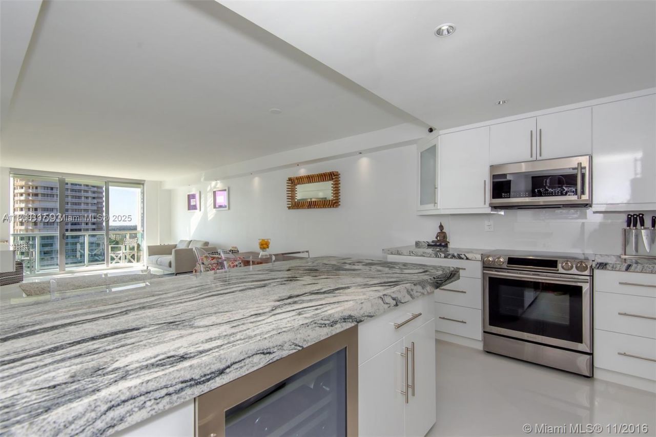 19390 Collins Ave, Unit 1121, Sunny Isles Beach, FL 33160 Photo
