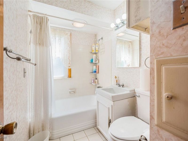 21170 Wilmore Avenue, Euclid, OH 44123 Photo 9