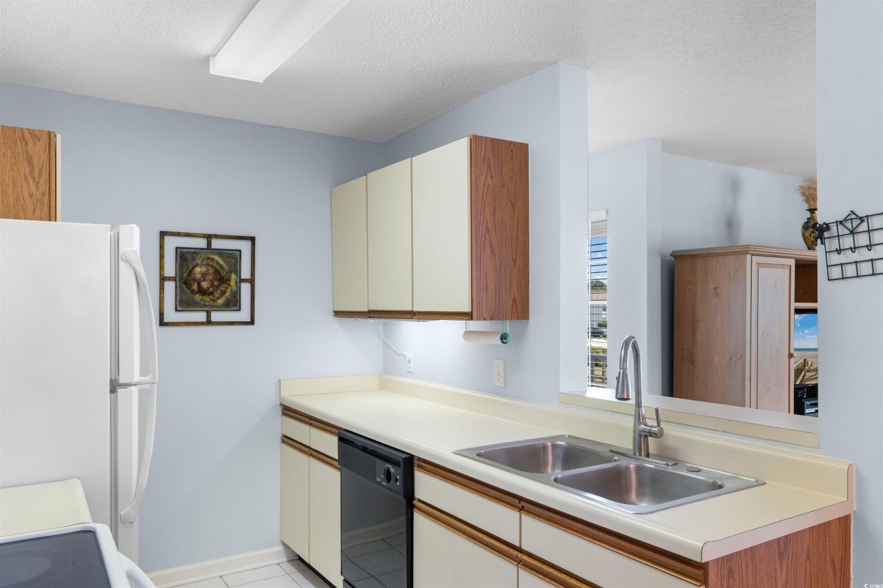 2268 Essex Dr. Photo 10