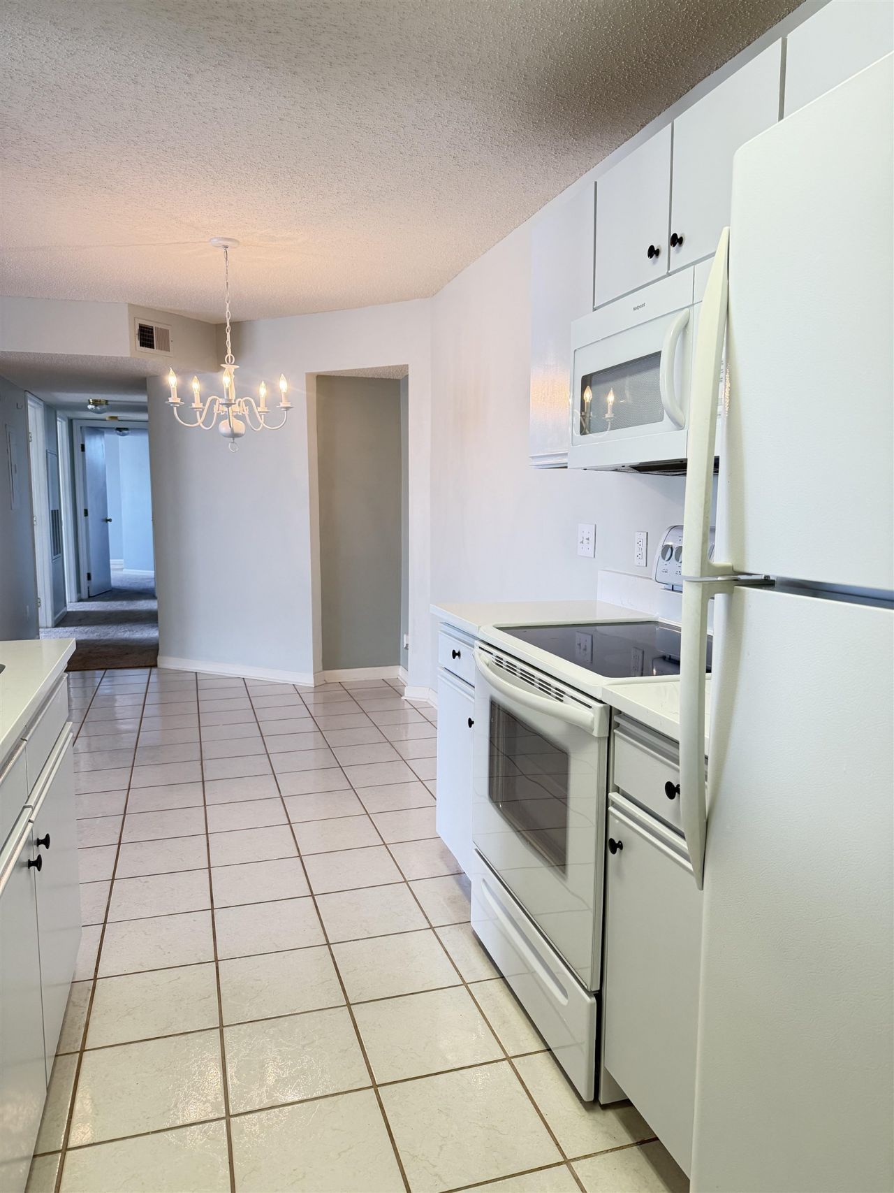 2268 Essex Dr. Photo 10