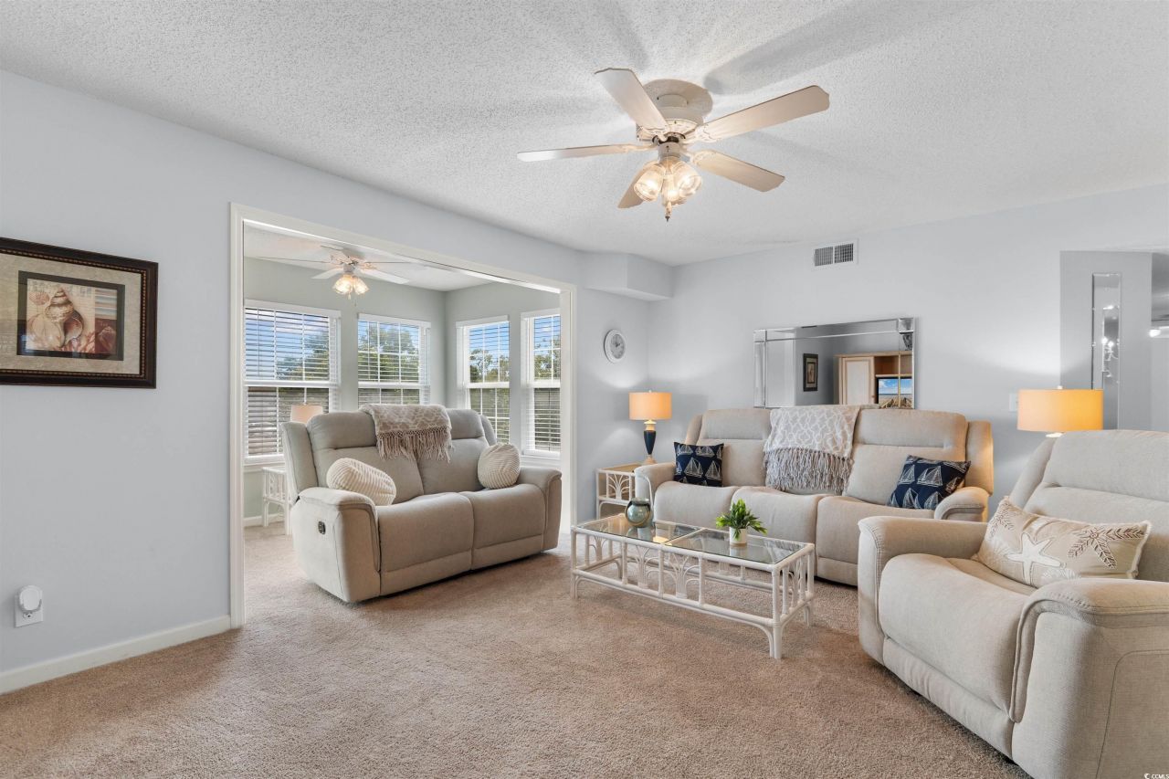 2268 Essex Dr. Photo 4