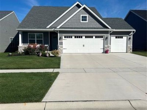 3412 Moonlit Pass, Monclova, OH 43542