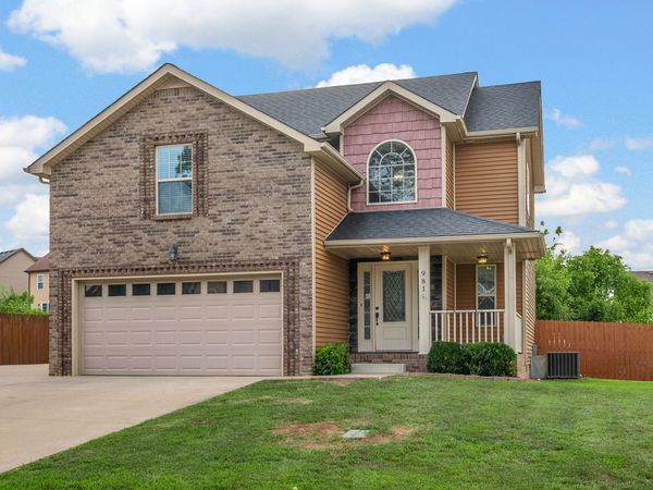 981 Harding Dr, Clarksville, TN 37042