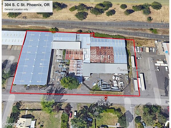 304 S C Street, Phoenix, OR 97535