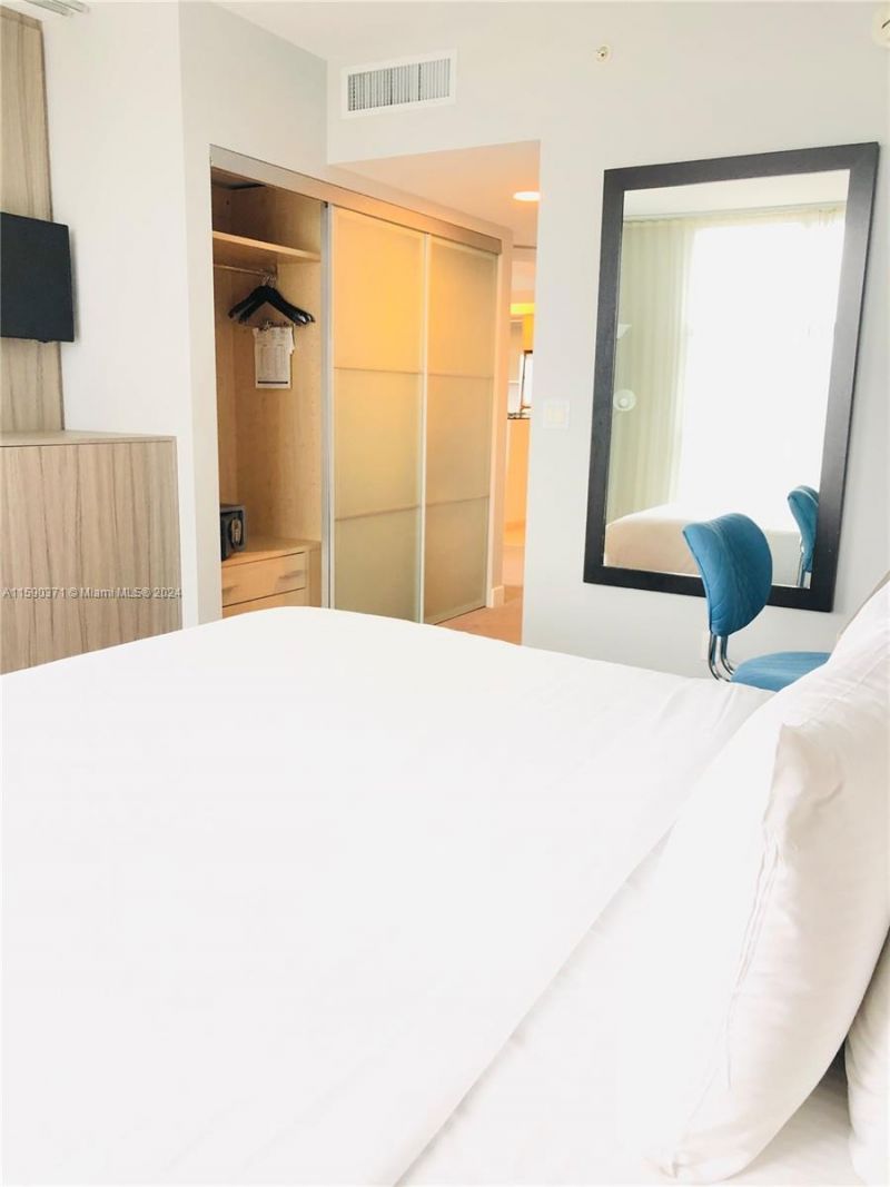 18683 Collins Ave, Unit 1907, Sunny Isles Beach, FL 33160 Photo