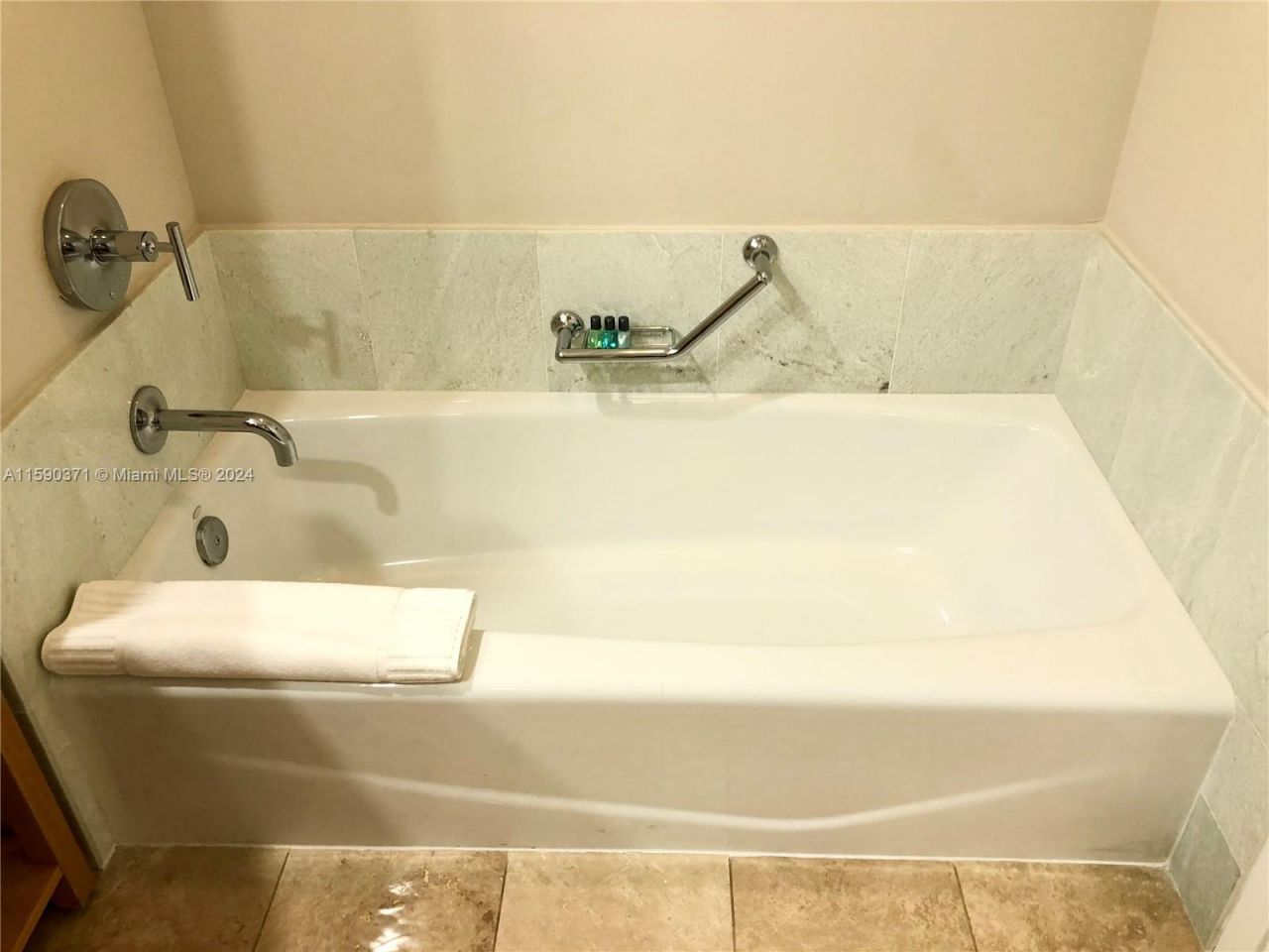 18683 Collins Ave, Unit 1907, Sunny Isles Beach, FL 33160 Photo