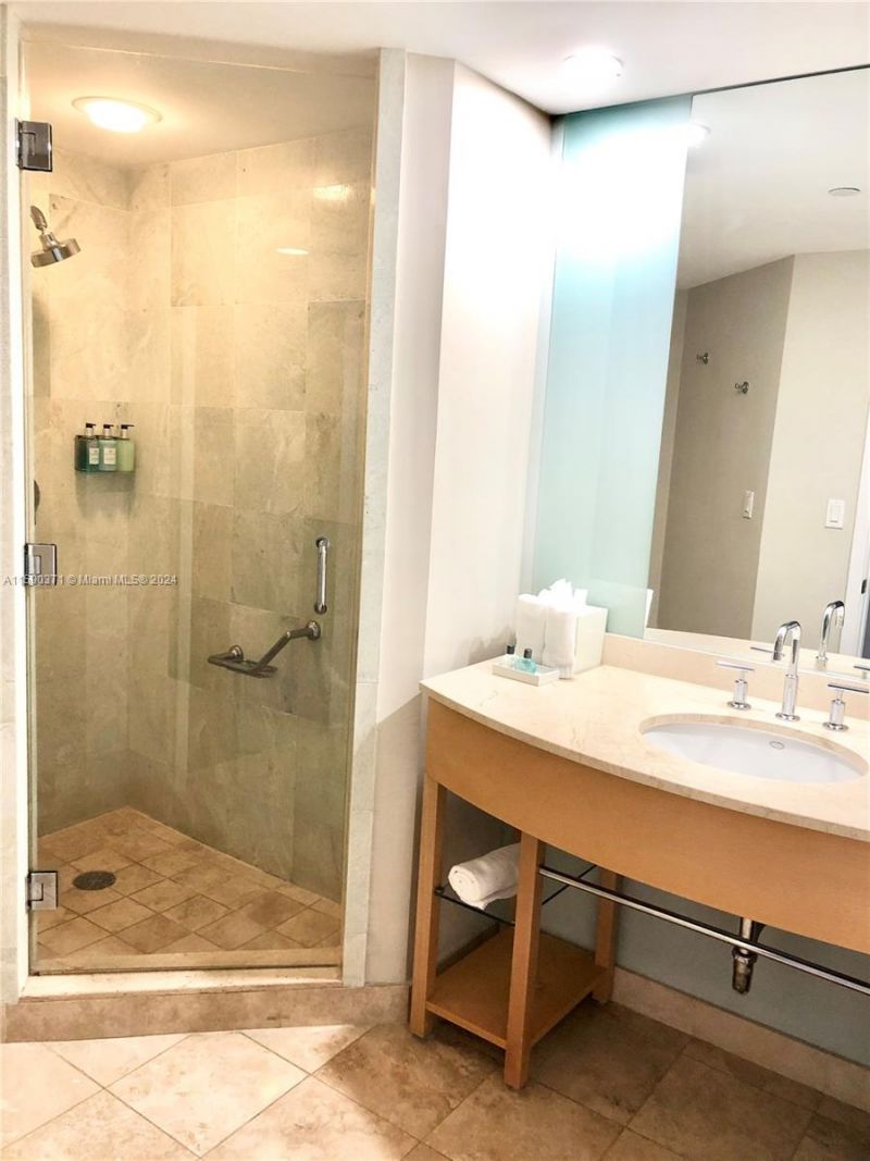 18683 Collins Ave, Unit 1907, Sunny Isles Beach, FL 33160 Photo