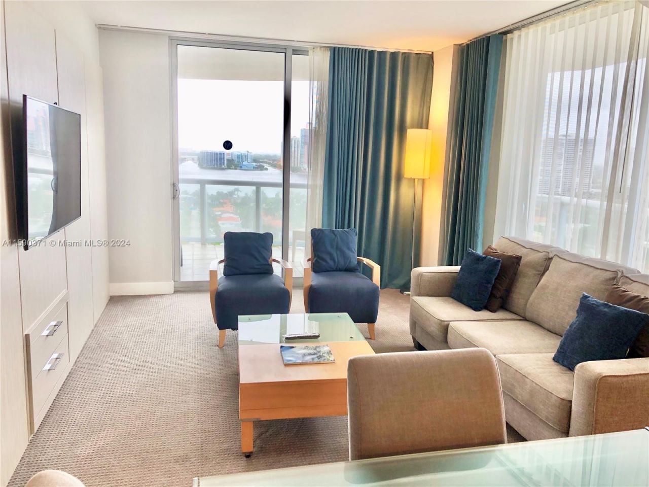 18683 Collins Ave, Unit 1907, Sunny Isles Beach, FL 33160 Photo