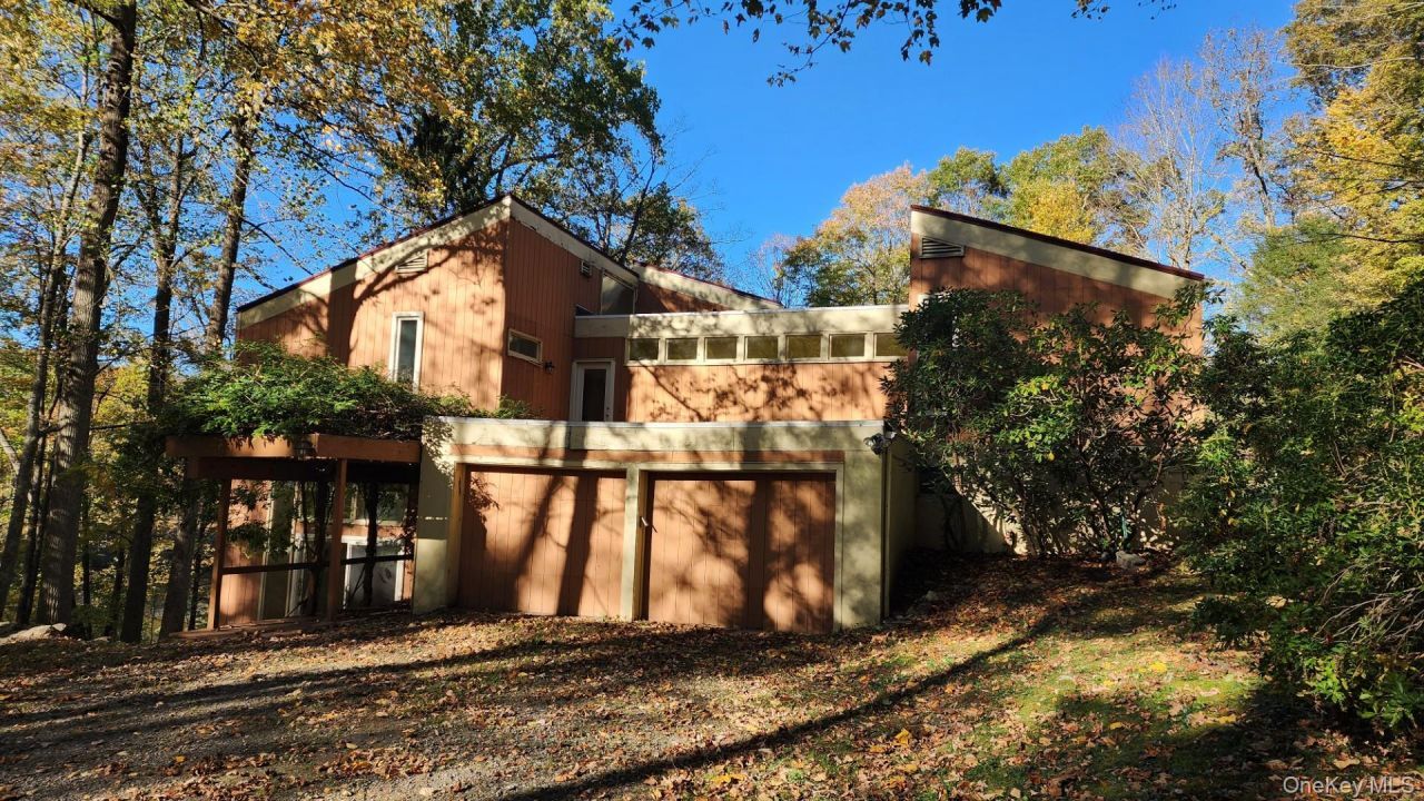 402 Hortontown Road, Hopewell Junction, NY 12533 Main Photo