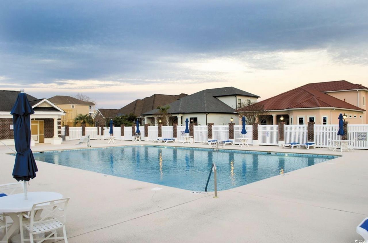 871 Waterton Ave. Photo 8