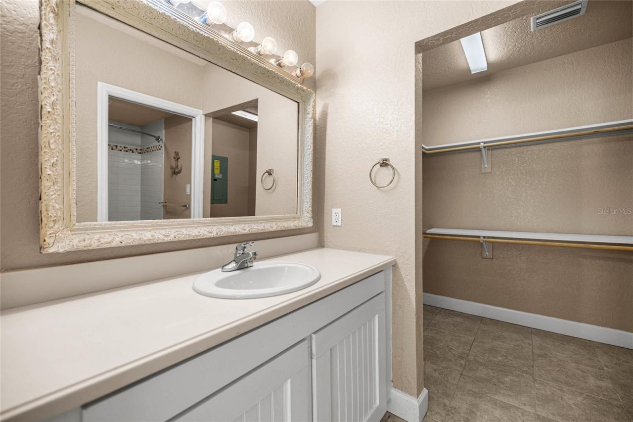 2021 NW 13th Avenue, Crystal River, FL 34428 Photo