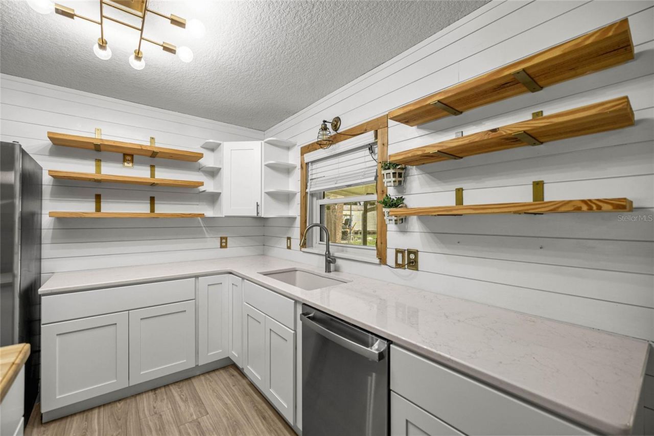 2021 NW 13th Avenue, Crystal River, FL 34428 Photo