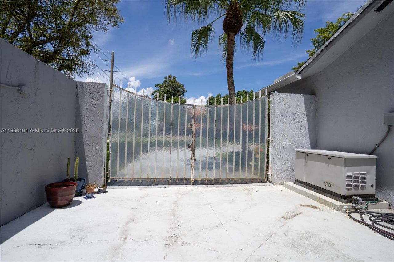 11680 SW 92nd St, Miami, FL 33176 Photo