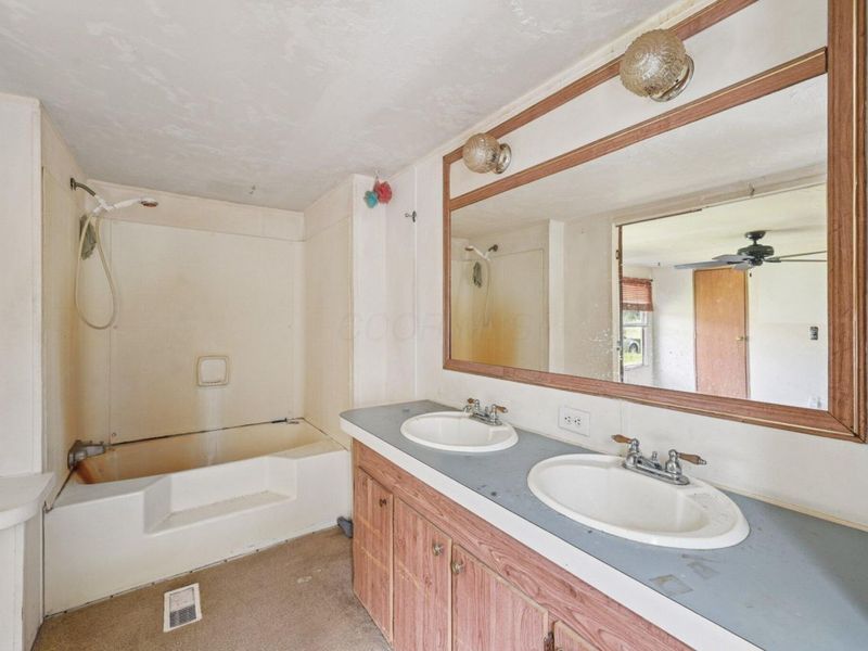 8520 Purity Road NE, Saint Louisville, OH 43071 Photo 13