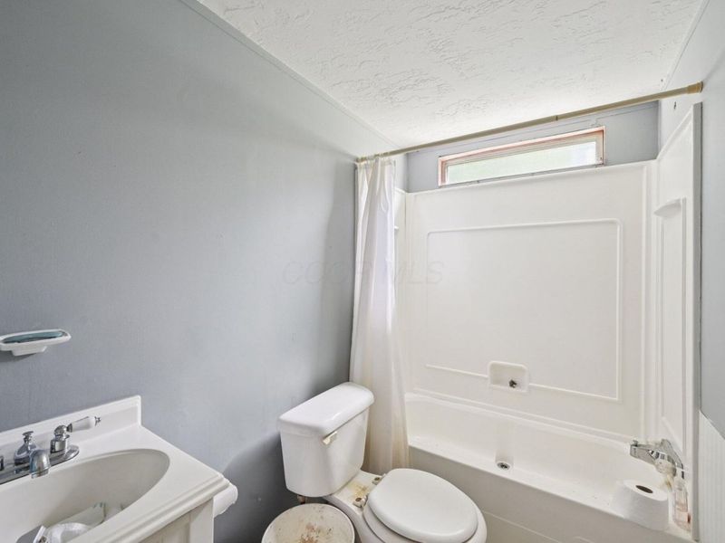 8520 Purity Road NE, Saint Louisville, OH 43071 Photo 17