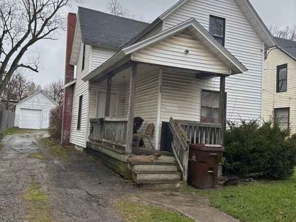 207 S Hosmer Street, Lansing, MI 48912