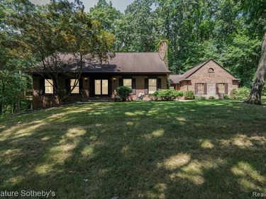 4329 Winterview, Brighton Twp, MI 48380