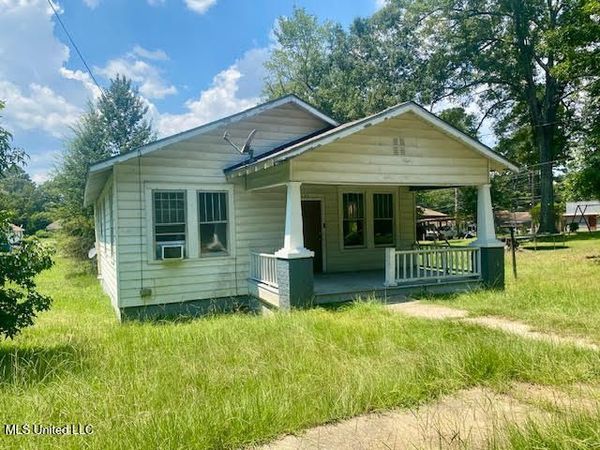 133 N Live Oak Street, McComb, MS 39648