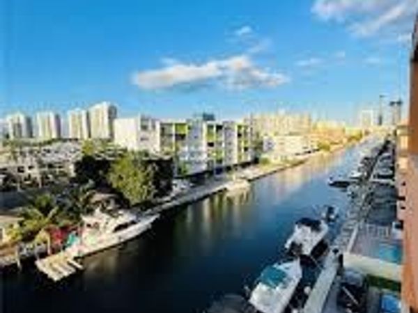 3545 NE 167th St, Unit 505, North Miami Beach, FL 33160