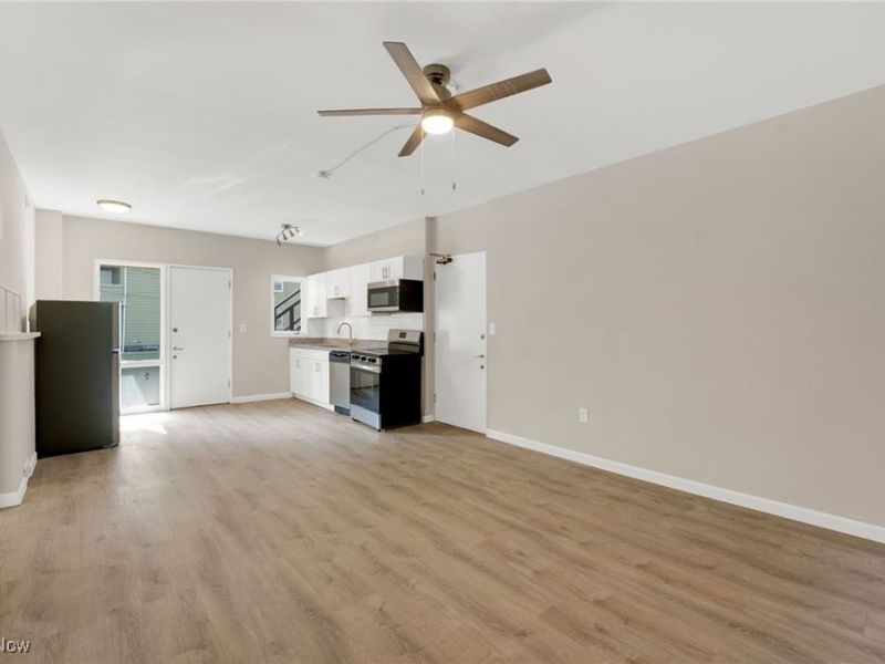 2187 Murray Hill Road, Cleveland, OH 44106 Photo 19