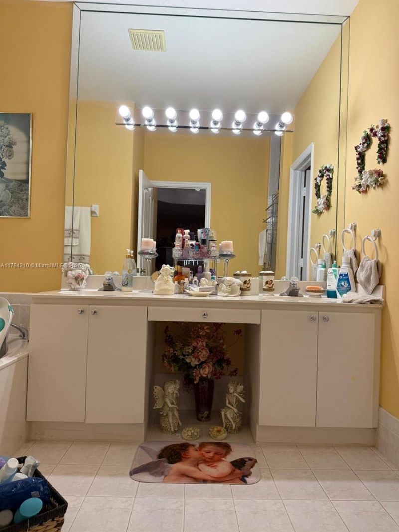 12951 NW 8th St, Miami, FL 33182 Photo