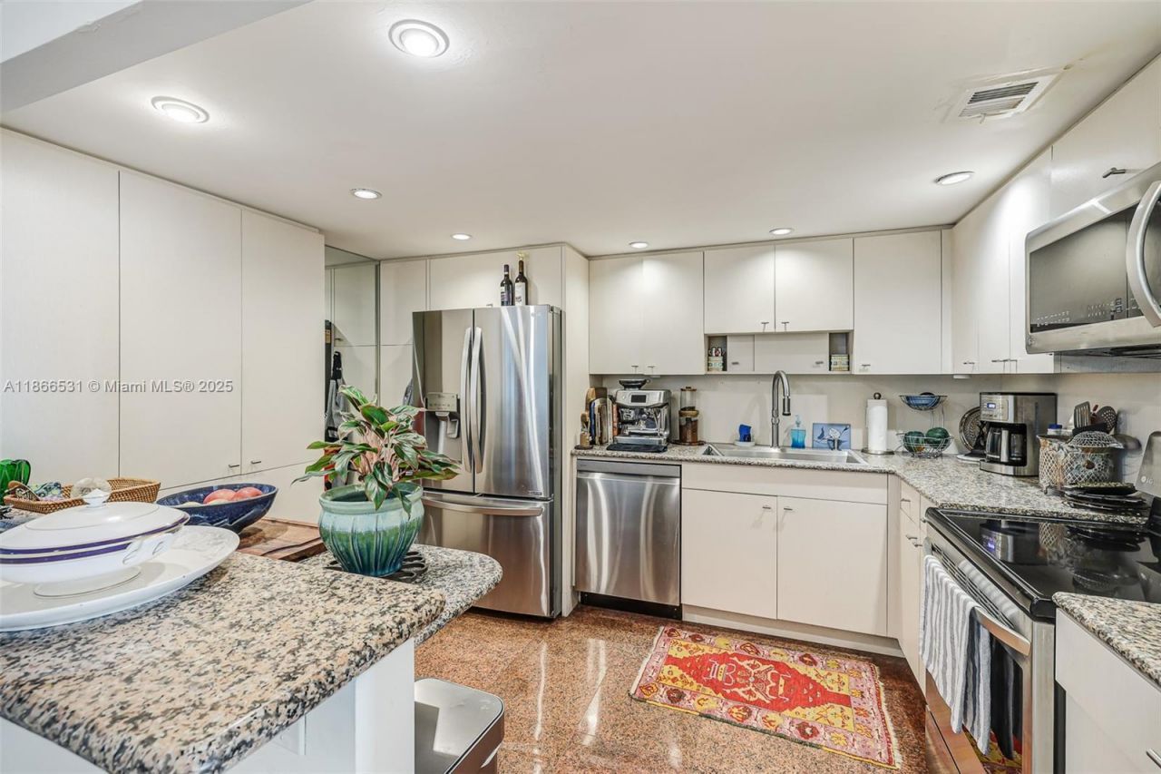 2 Grove Isle Dr, Unit B1603, Miami, FL 33133 Photo