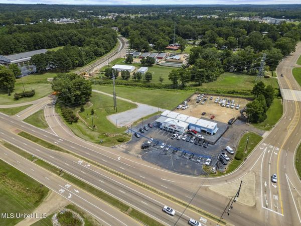 1692 US-80, Pearl, MS 39208