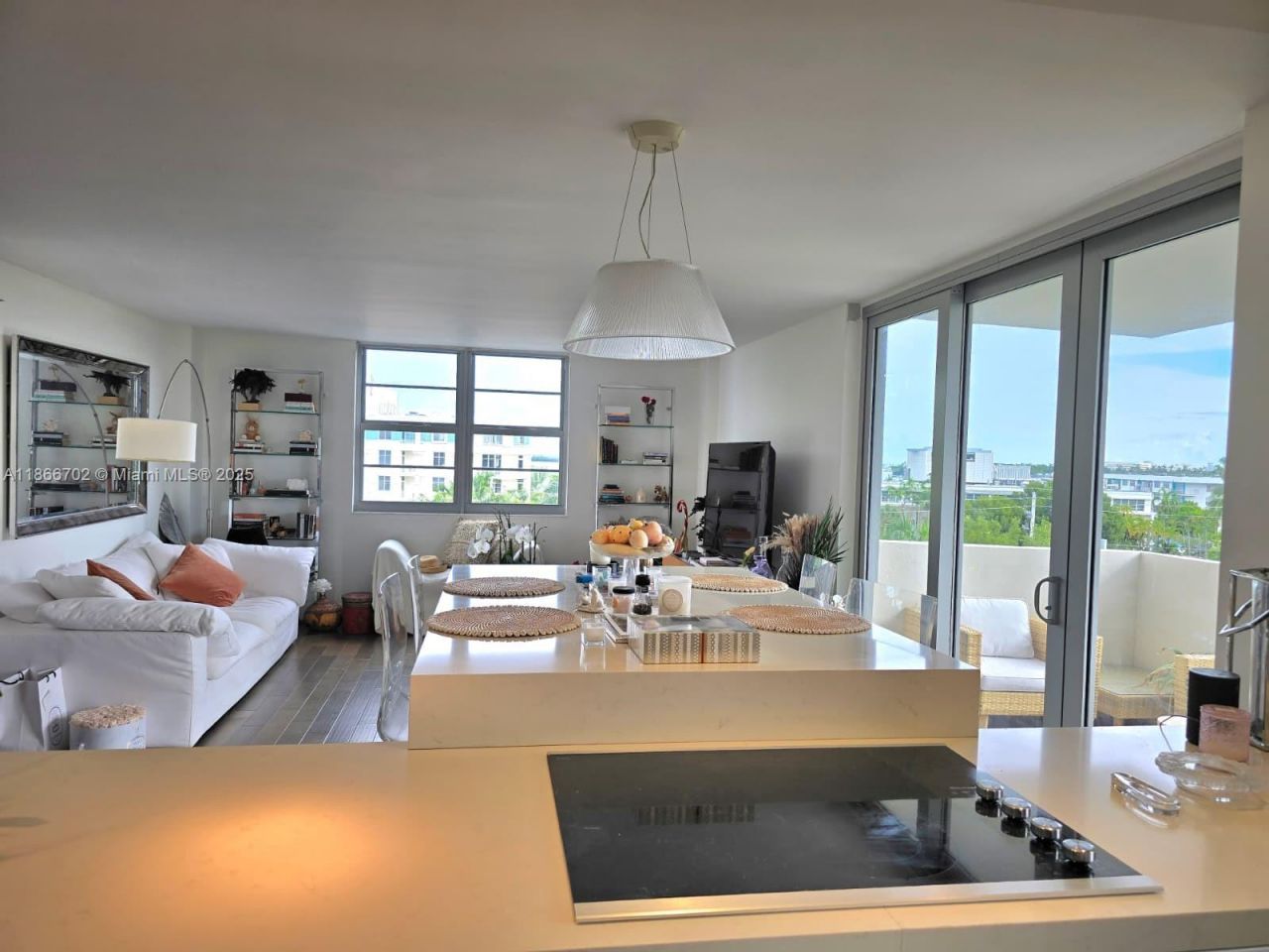 5 Island Ave, Unit 5J, Miami Beach, FL 33139 Photo