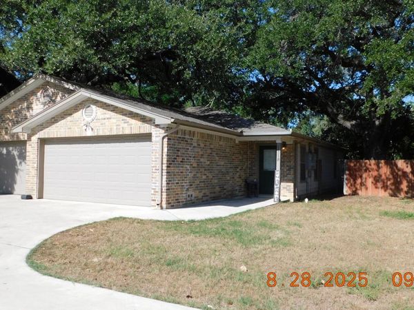 1411 Martin, Pleasanton, TX 78064