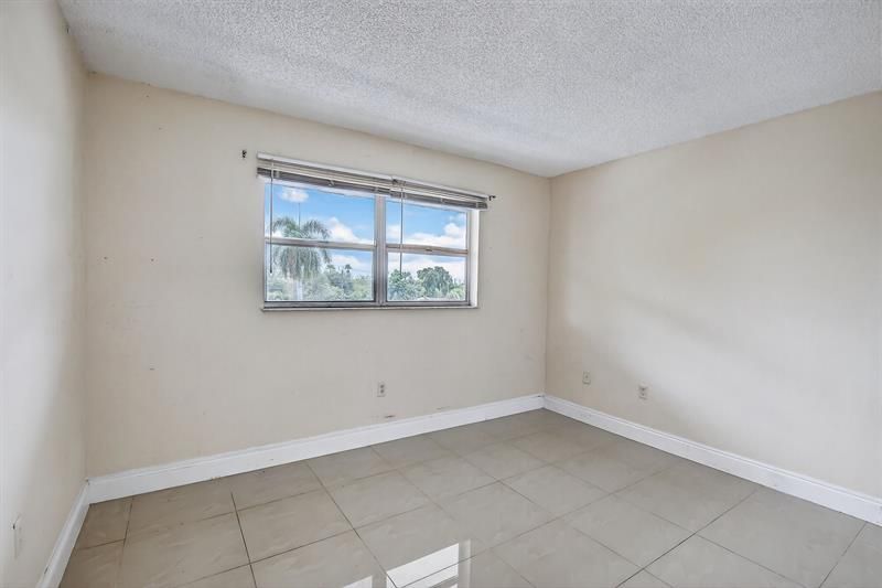 8100 Sunrise Lakes Boulevard, Unit 303, Sunrise, FL 33322 Photo