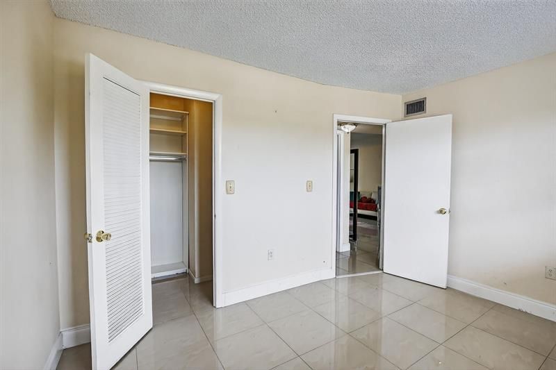 8100 Sunrise Lakes Boulevard, Unit 303, Sunrise, FL 33322 Photo