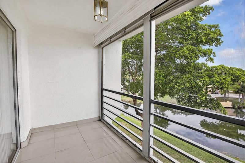 8100 Sunrise Lakes Boulevard, Unit 303, Sunrise, FL 33322 Photo