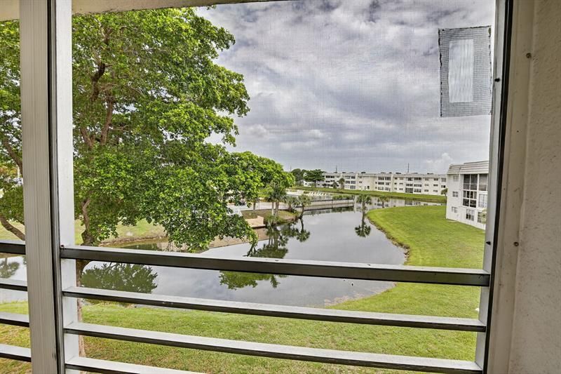 8100 Sunrise Lakes Boulevard, Unit 303, Sunrise, FL 33322 Photo