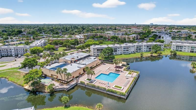 8100 Sunrise Lakes Boulevard, Unit 303, Sunrise, FL 33322 Photo