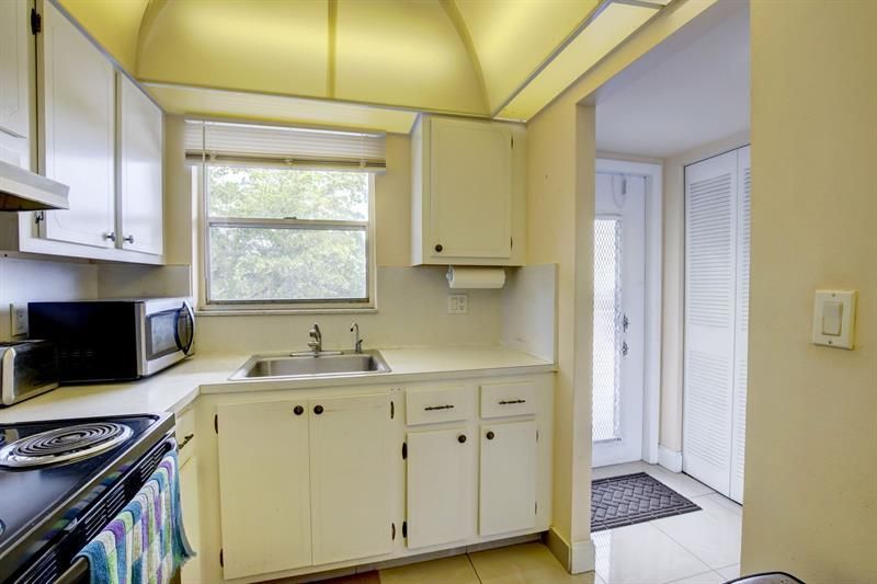 8100 Sunrise Lakes Boulevard, Unit 303, Sunrise, FL 33322 Photo