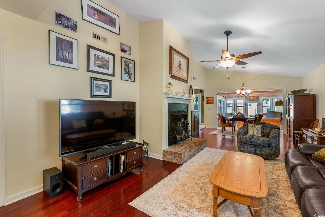 653 Mariner Ave. Photo 8