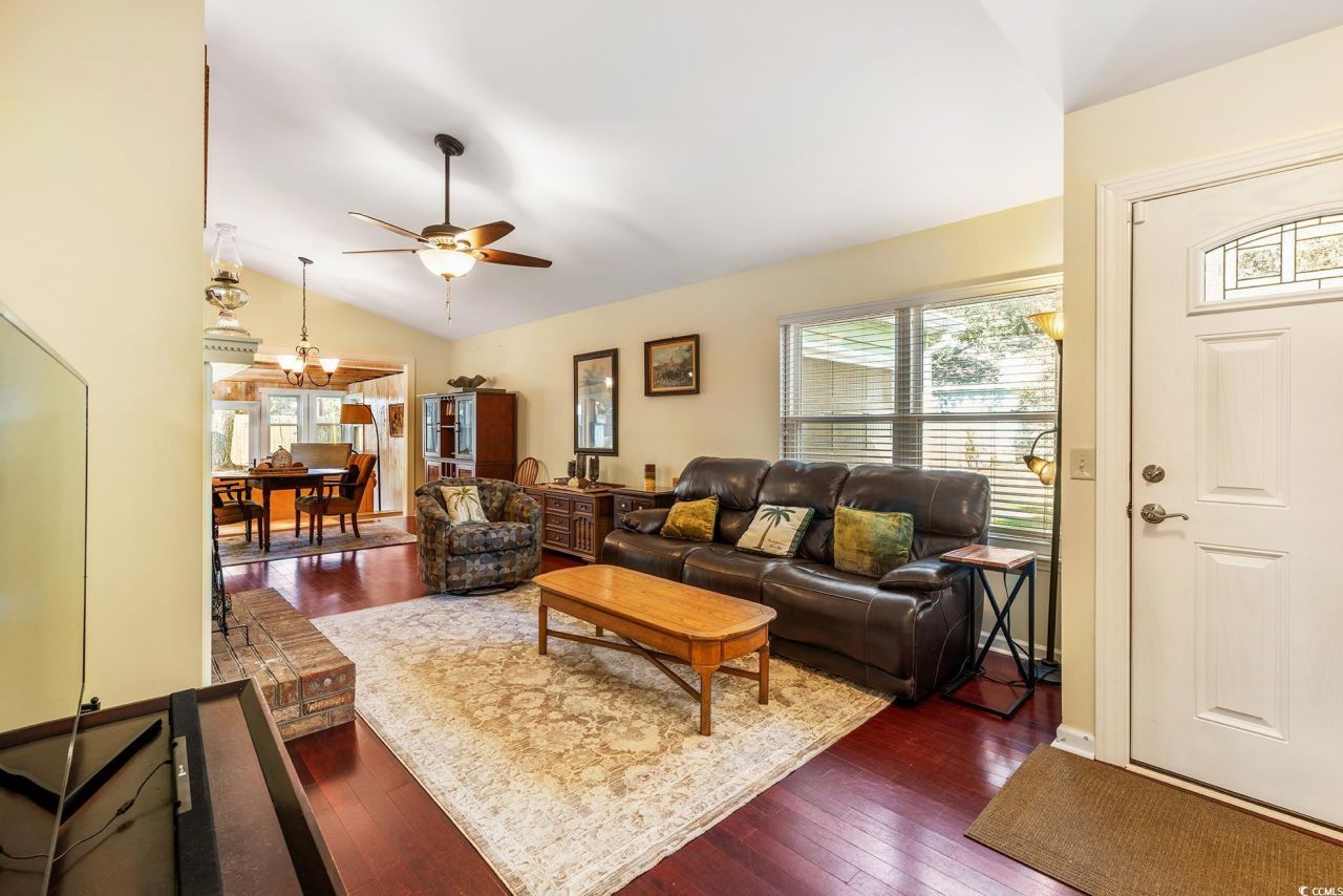 653 Mariner Ave. Photo 9