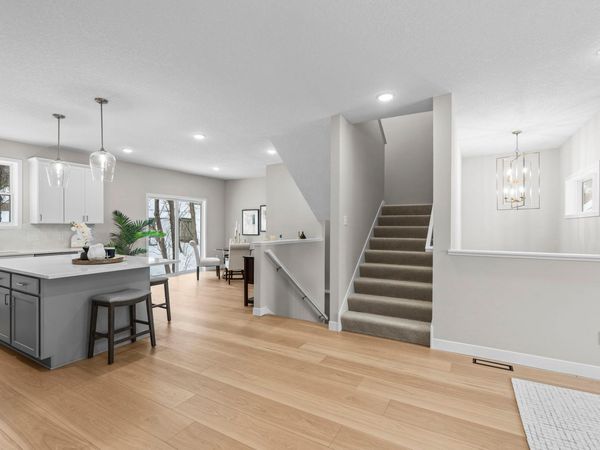 2817 Victoria Street N, Roseville, MN 55113