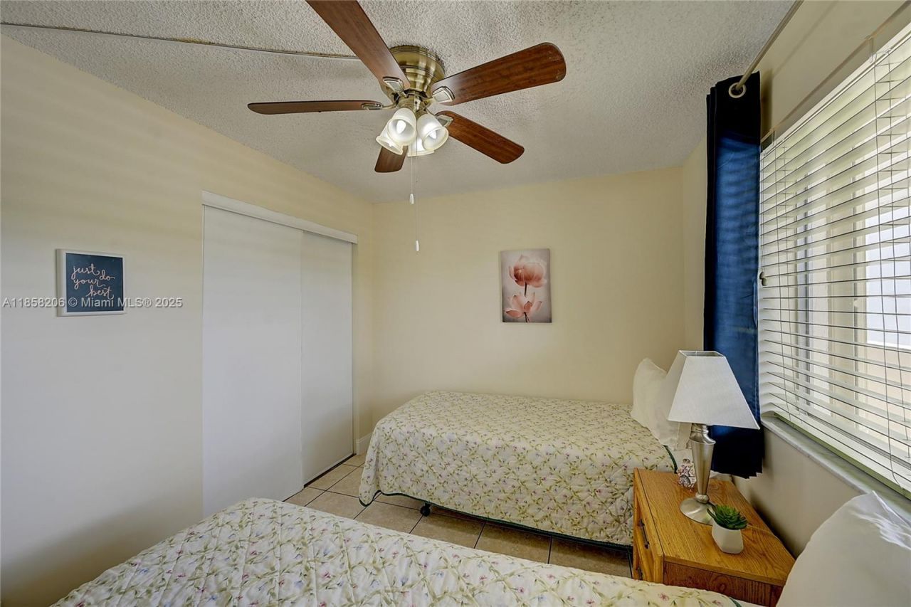 3186 Via Poinciana, Unit 203, Lake Worth, FL 33467 Photo